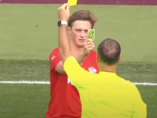 Player Pulls UNO Reverse Card On Referee During Football Match, Netizens  Can't Keep Calm Online