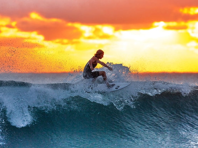 Mark Zuckerberg spotted surfing, this time with less sunscreen